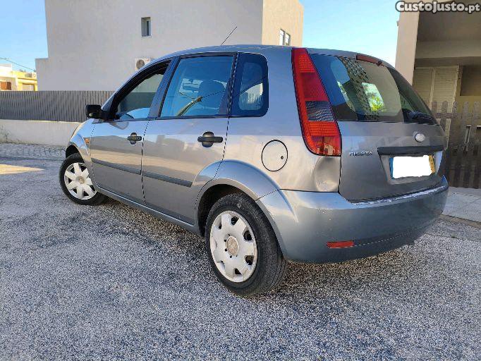 Ford Fiesta 1.4 Tdci Trend — fotografia 6