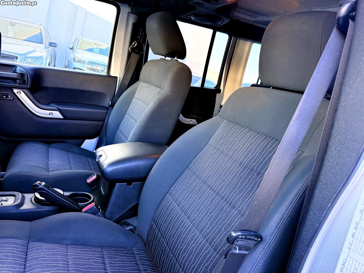 Jeep Wrangler Sahara Unlimited — fotografia 38