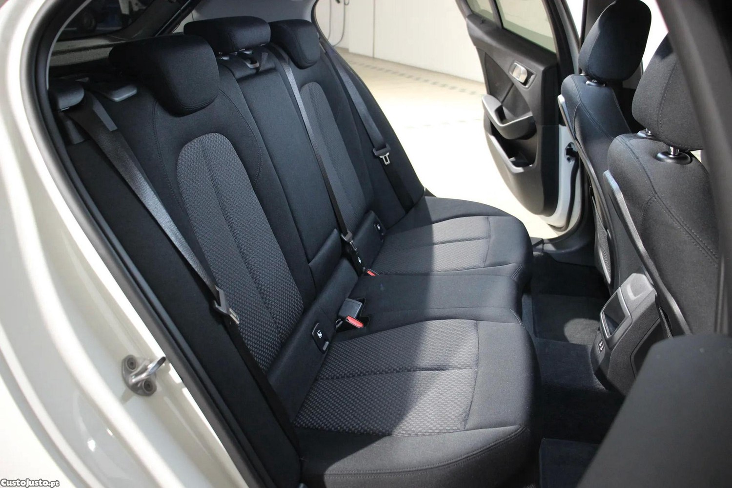 BMW 116 i — fotografia 7