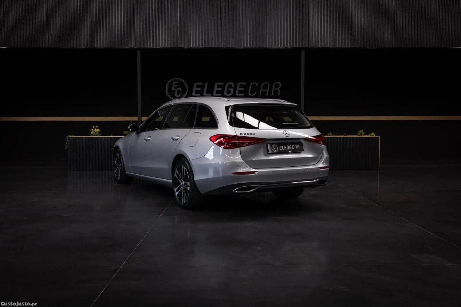 Mercedes-Benz C 300 e 9G-TRONIC Avantgarde Advanced — fotografia 13