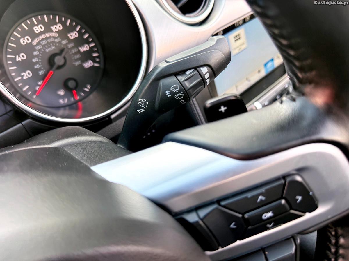 Ford Mustang 2.3 Convertible — fotografia 41