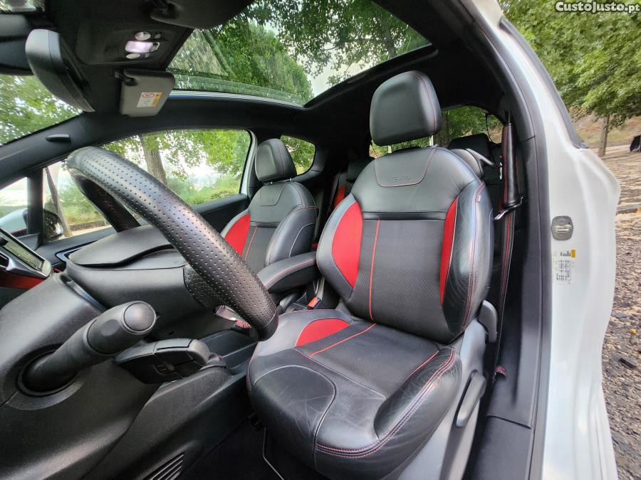 Peugeot 208 GTI 200 THP — fotografia 12