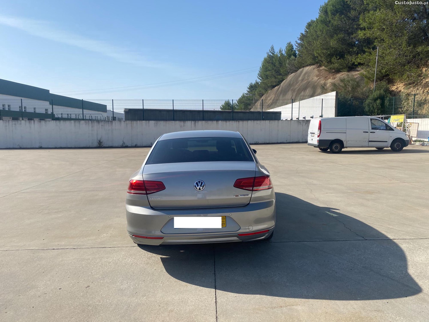 Volkswagen Passat 1.6 TDI BlueMotion — fotografia 9