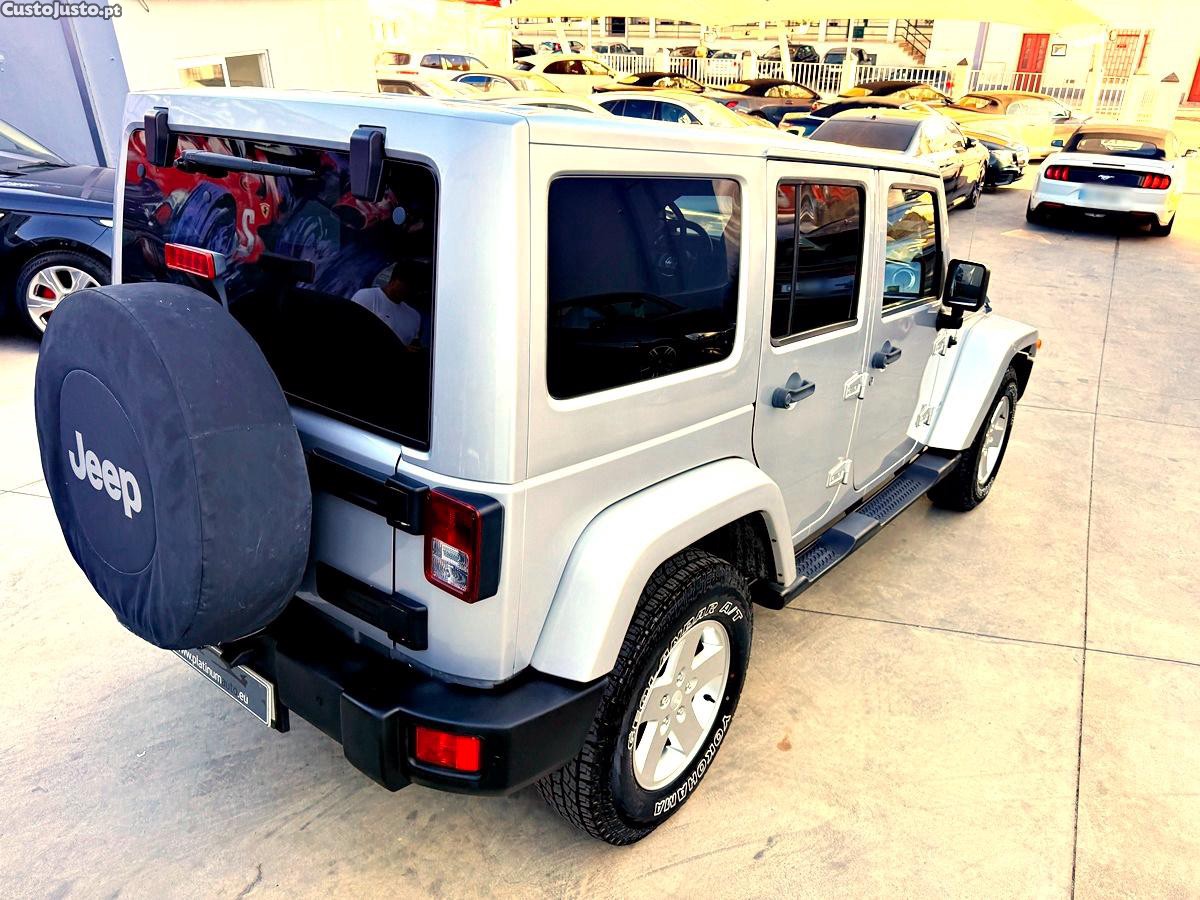 Jeep Wrangler Sahara Unlimited — fotografia 15