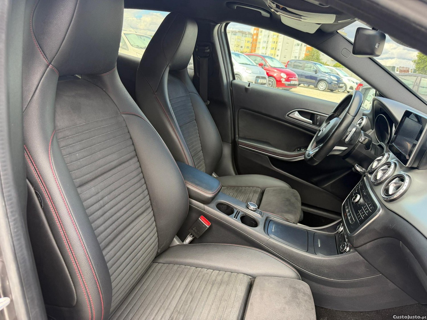 Mercedes-Benz GLA 200 d AMG Line Aut. — fotografia 3