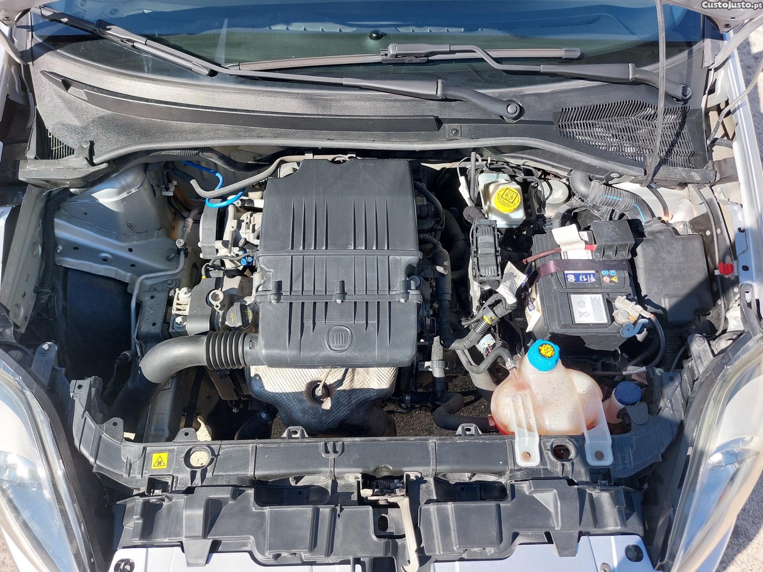 Fiat Punto 1.2 i 67cv, 5.p, a.c, estimado — fotografia 4