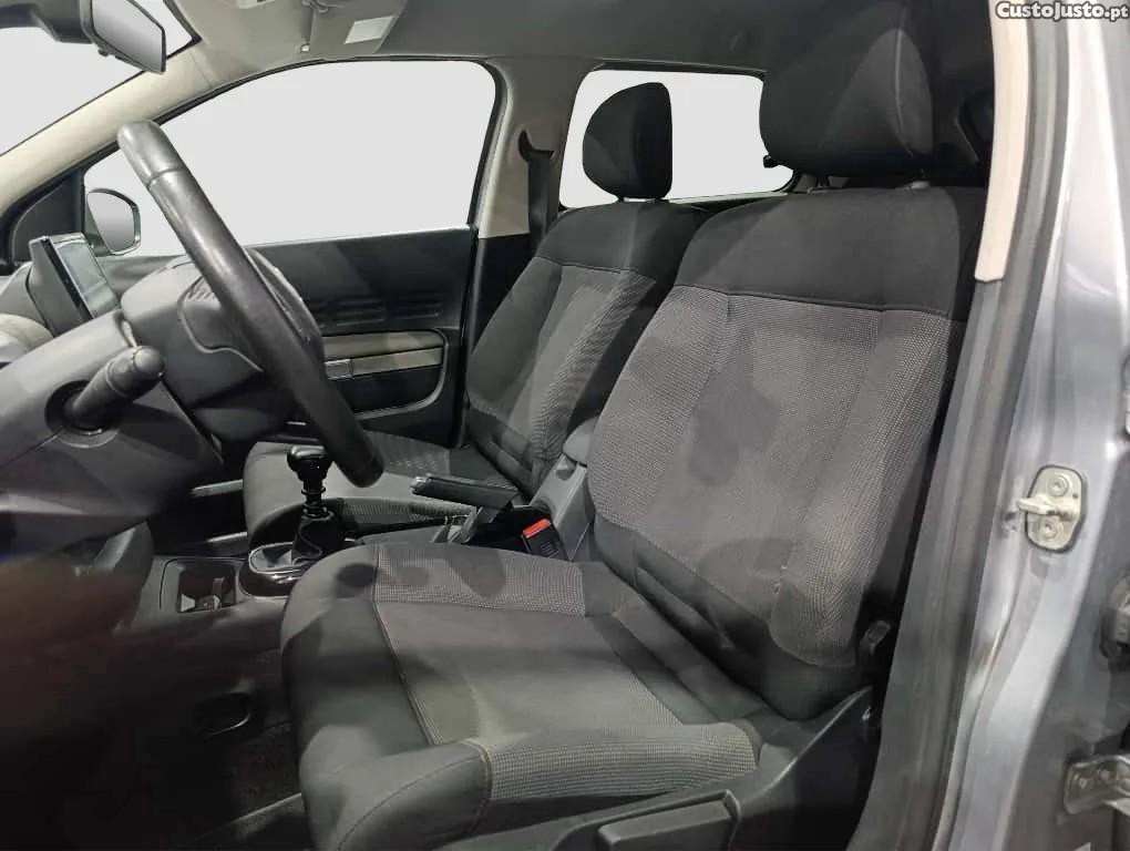 Citroën C4 1.2 PureTech Feel Business — fotografia 8