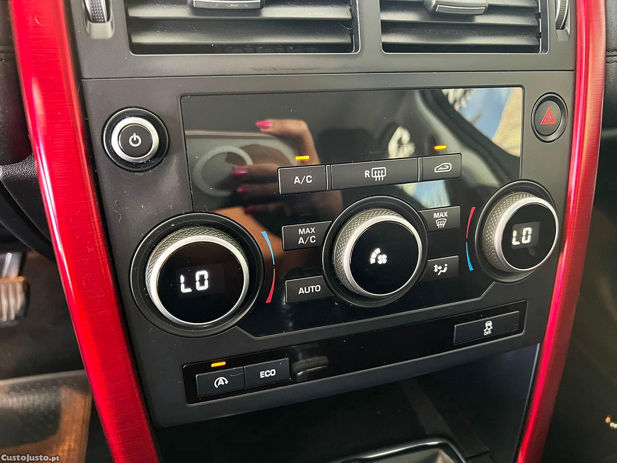 Land Rover Discovery Sport 2.0 eD4 HSE — fotografia 9
