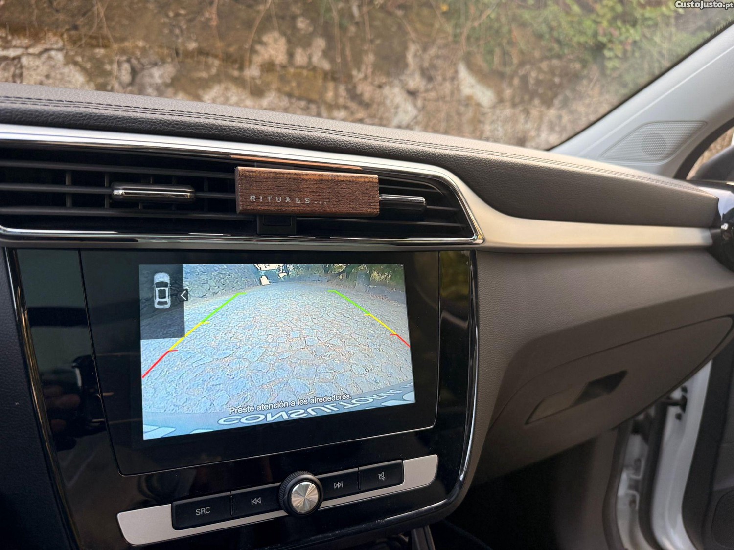 MG ZS EV Luxury — fotografia 8