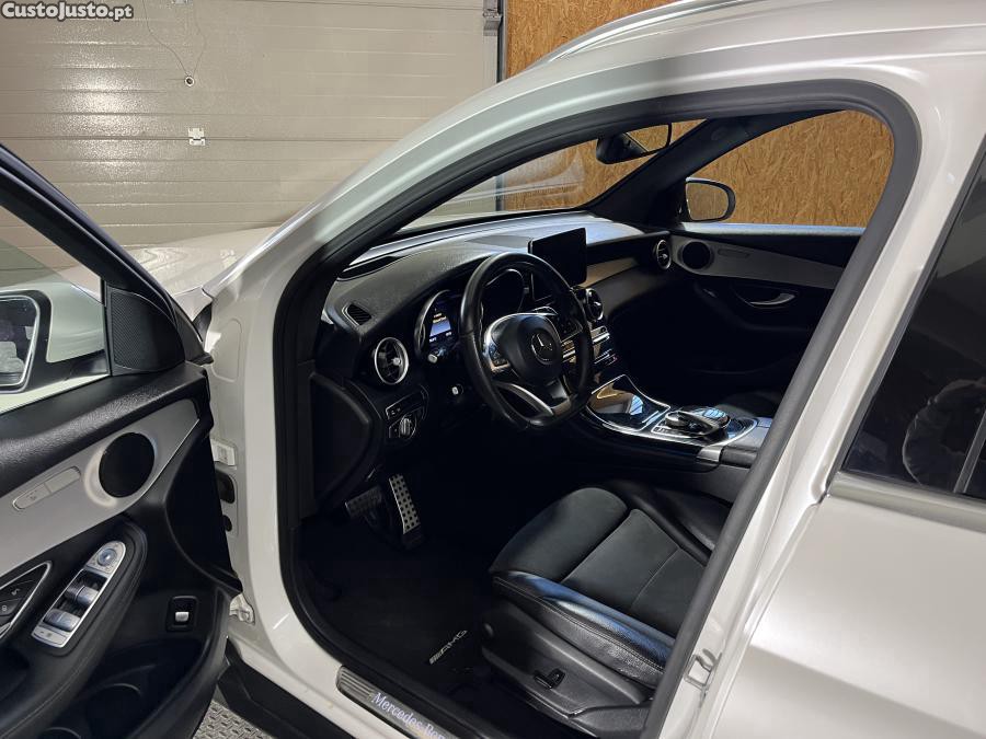 Mercedes-Benz GLC 220 AMG Line 4Matic — fotografia 15