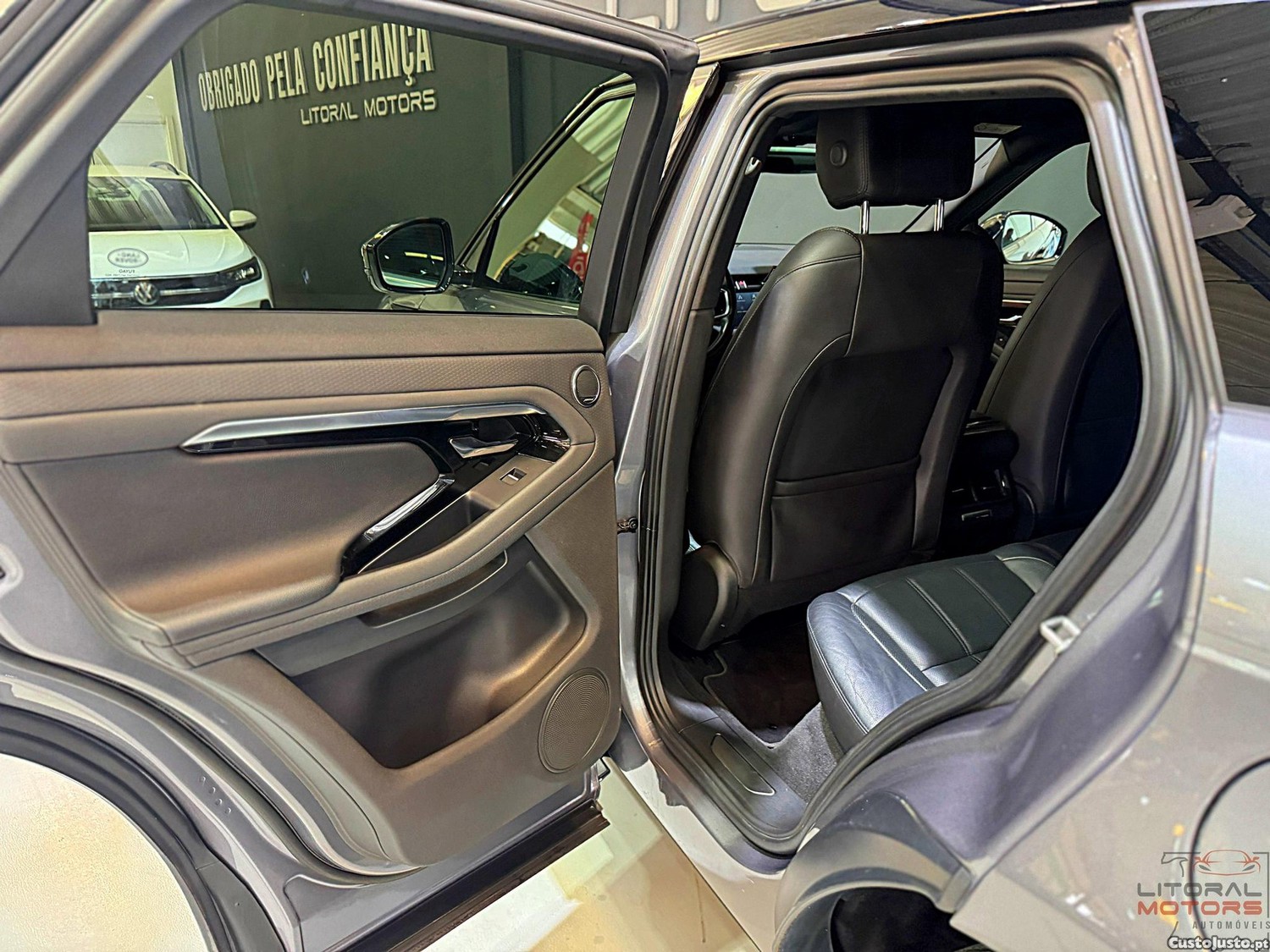 Land Rover Evoque P300e R-Dynamic S — fotografia 11