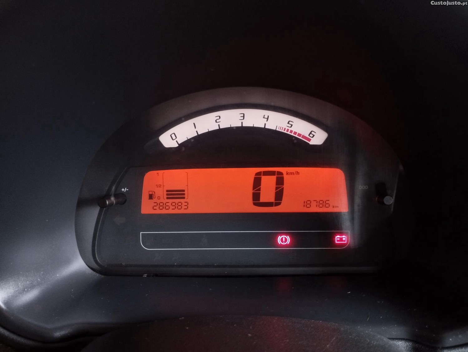 Citroën C3 1.4 HDi Attraction — fotografia 3