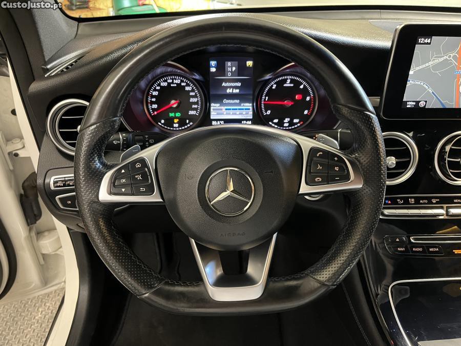 Mercedes-Benz GLC 220 AMG Line 4Matic — fotografia 12