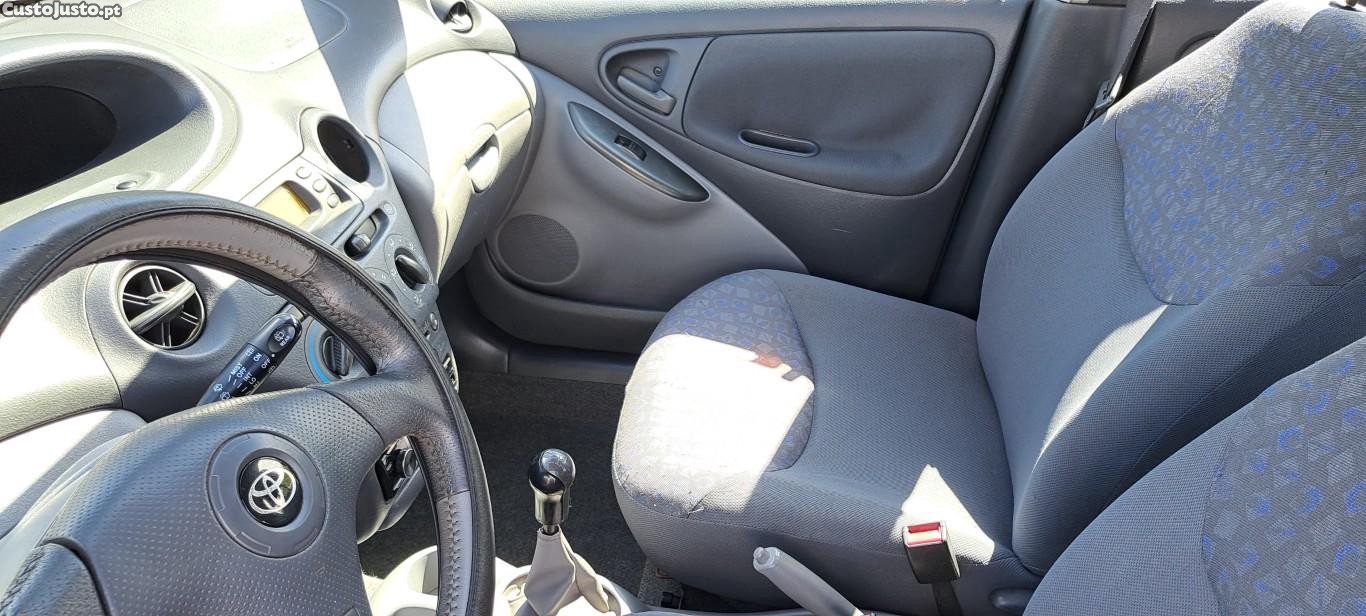 Toyota Yaris Sol 5P 1.0 (nacional apenas 155.000 km) — fotografia 5