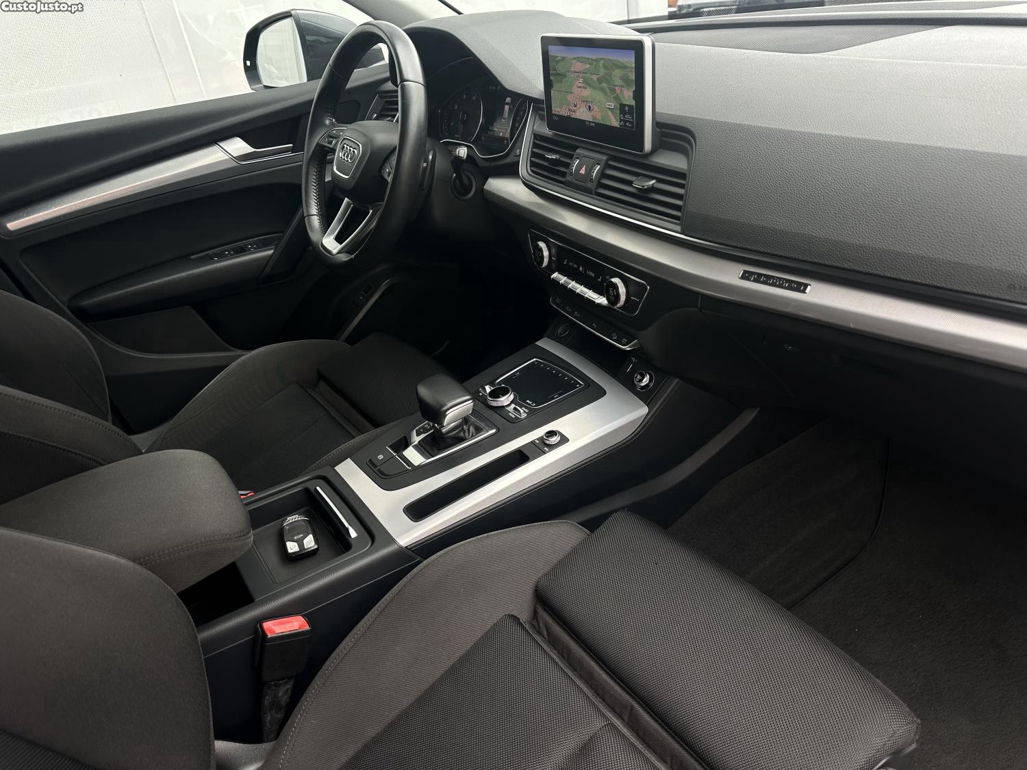 Audi Q5 40 TDI quattro Sport — fotografia 9