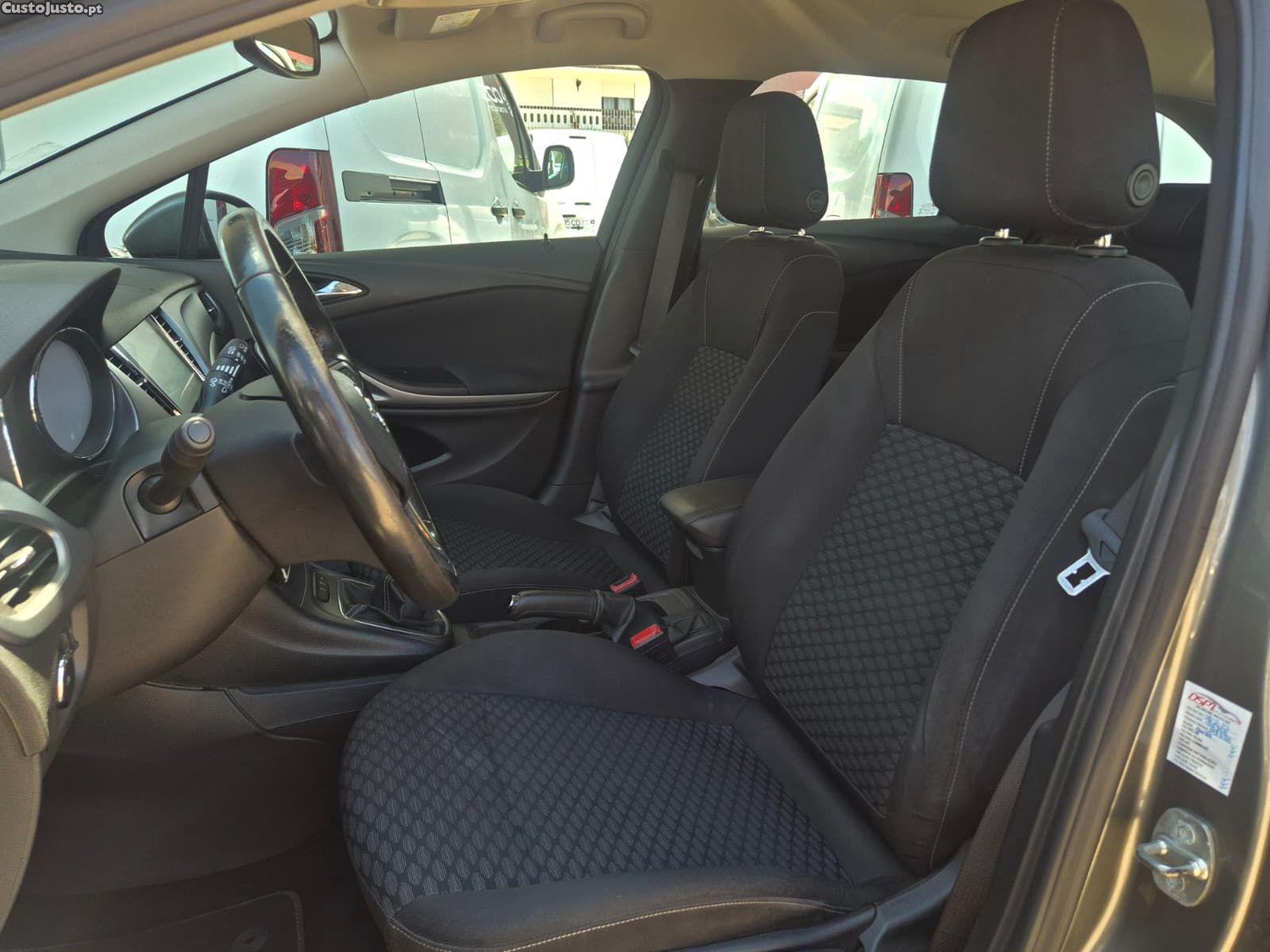 Opel Astra Sports Tourer 1.6CDTI — fotografia 3