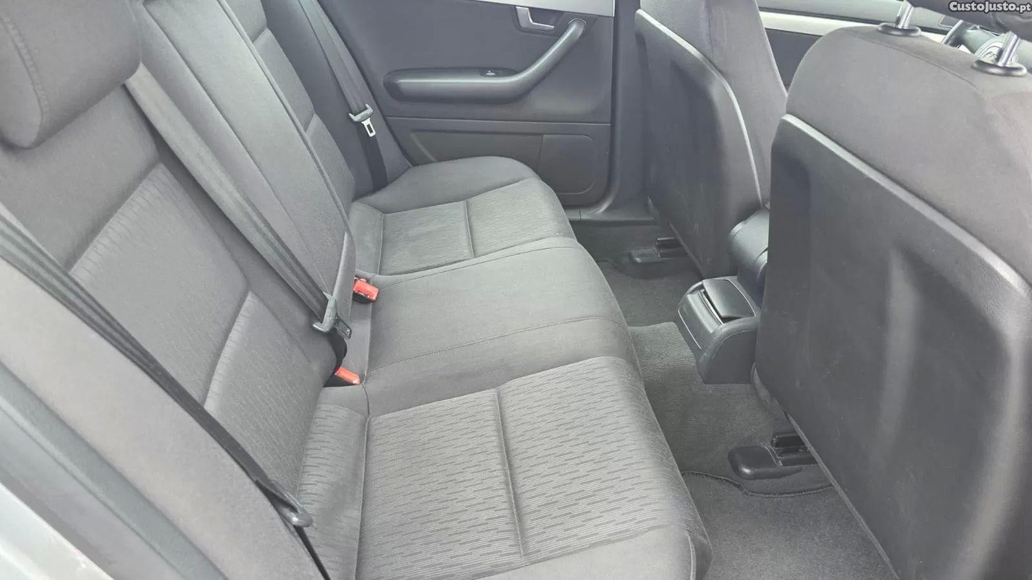 Audi A4 1.9 tdi s-line — fotografia 3