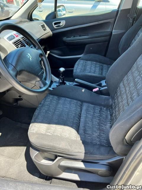 Peugeot 307 1.4 HDi XT — fotografia 6