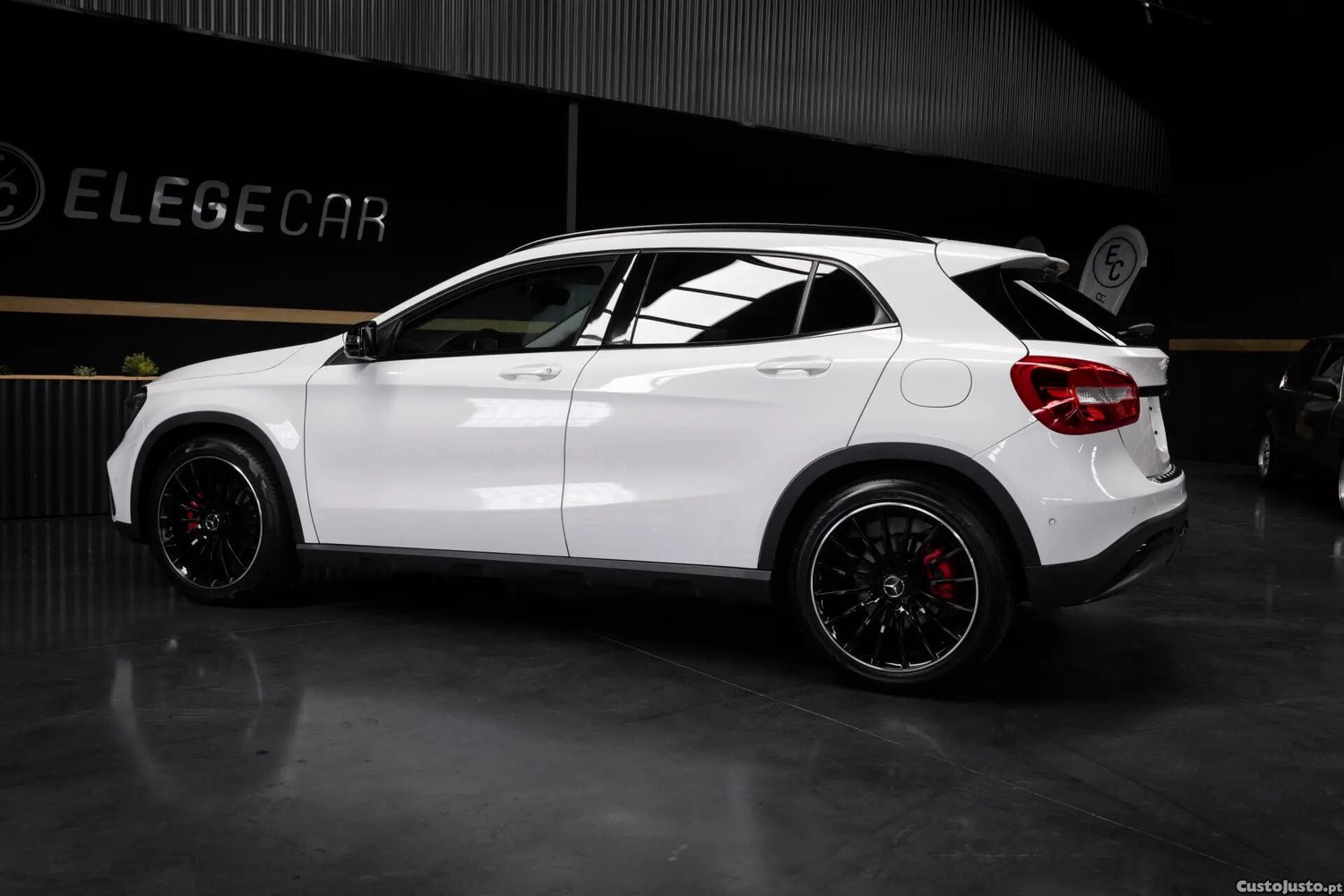 Mercedes-Benz GLA 180 Style Aut. — fotografia 9