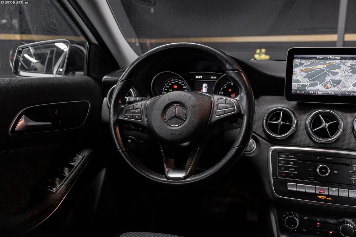 Mercedes-Benz GLA 180 Style Aut. — fotografia 5
