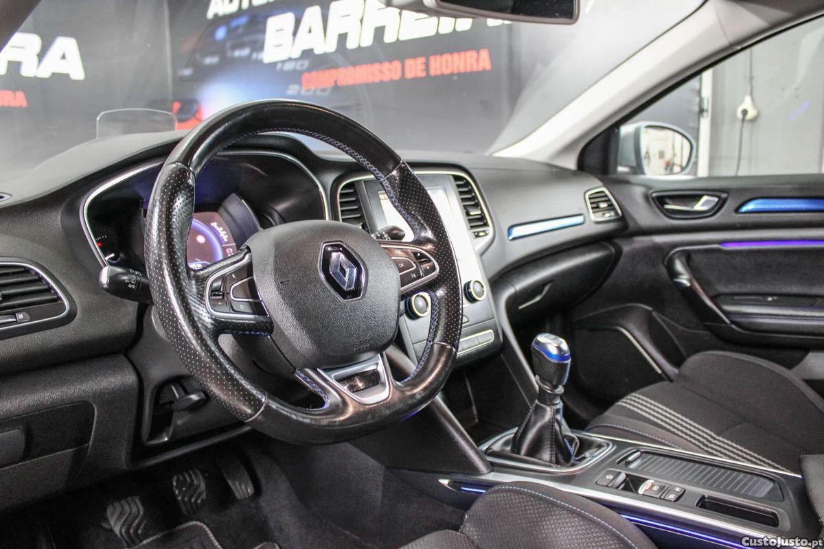 Renault Mégane Sport Tourer 1.5 Blue dCi GT Line — fotografia 3
