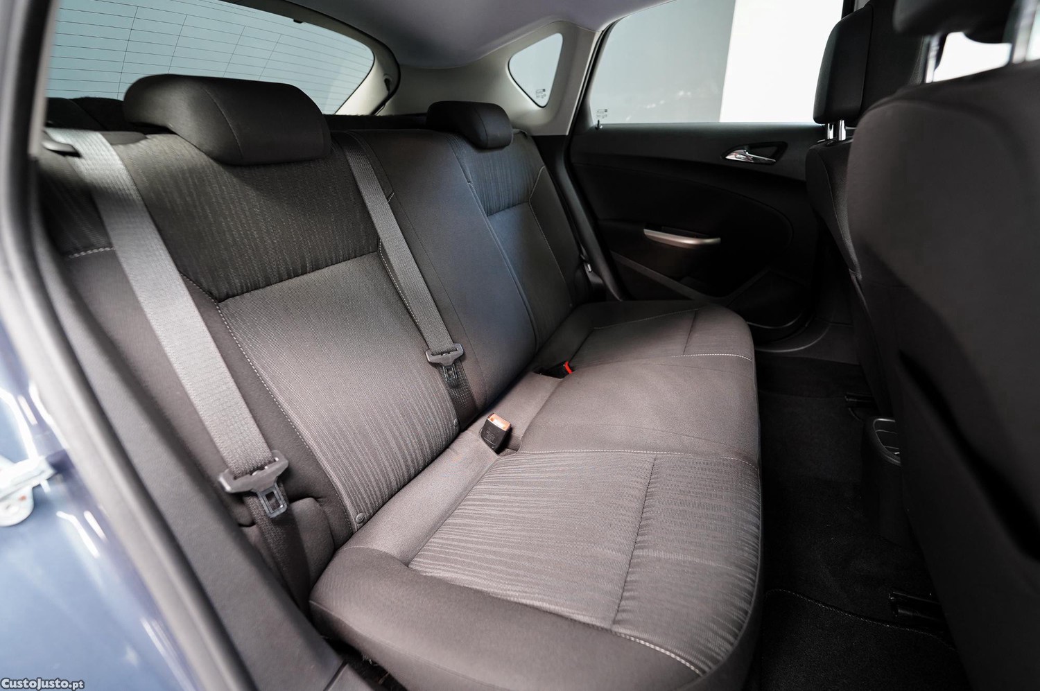 Opel Astra 1.4 Cosmo S/S — fotografia 19