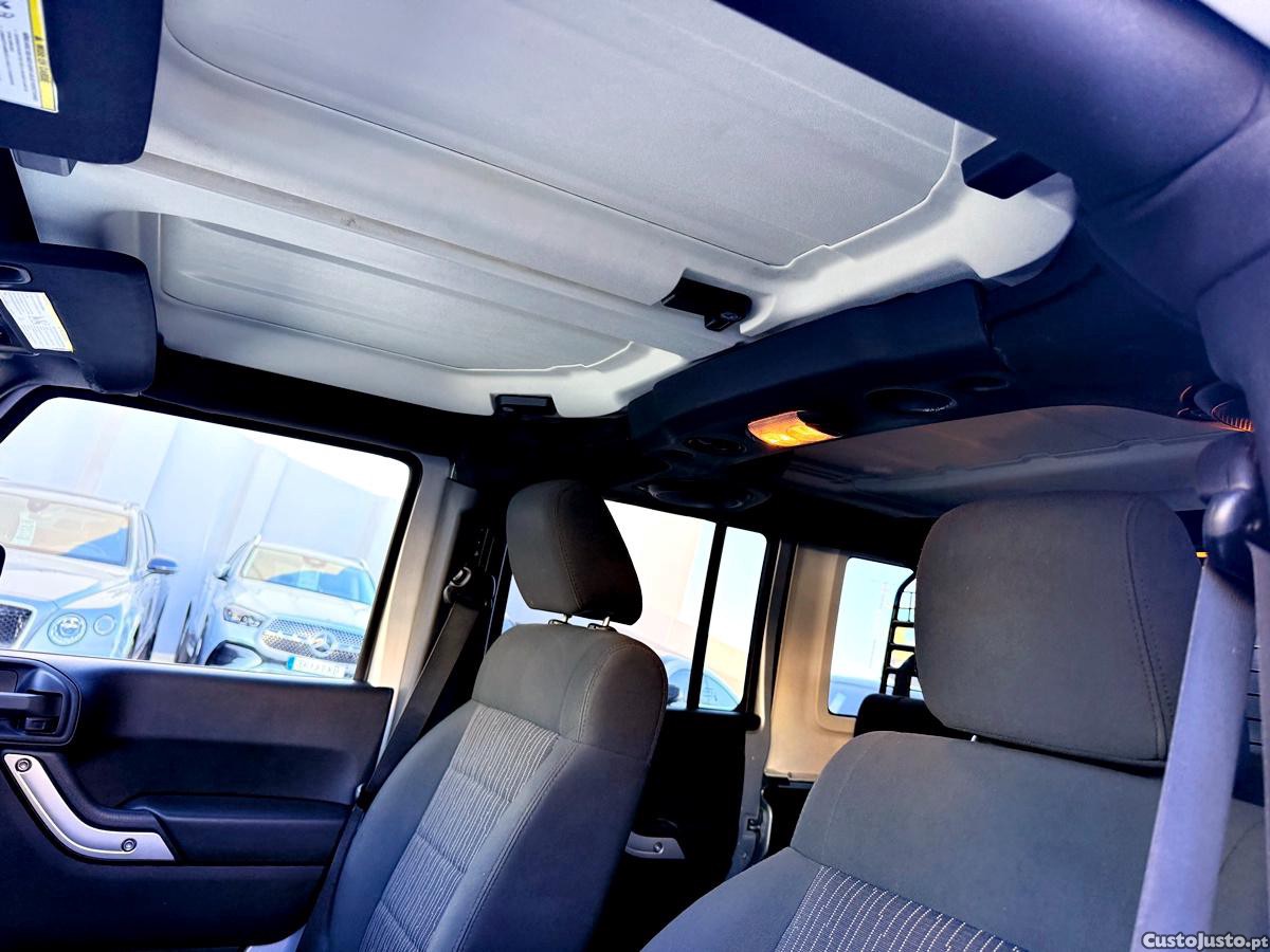 Jeep Wrangler Sahara Unlimited — fotografia 37