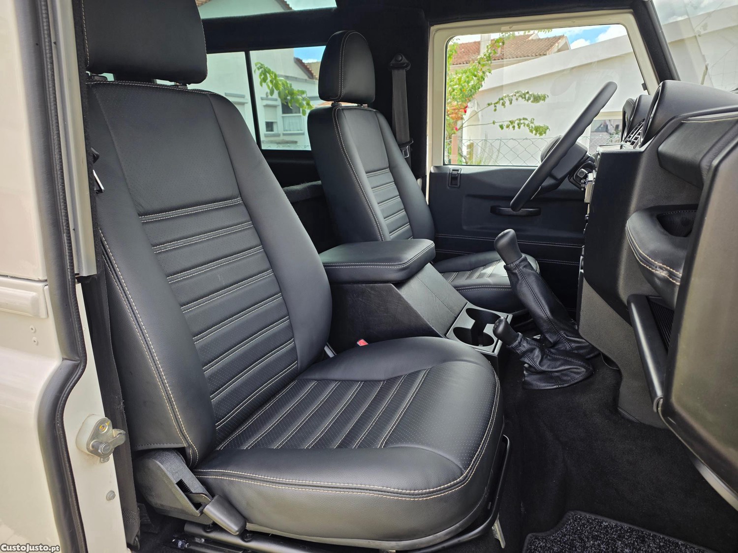 Land Rover Defender 90 St — fotografia 3