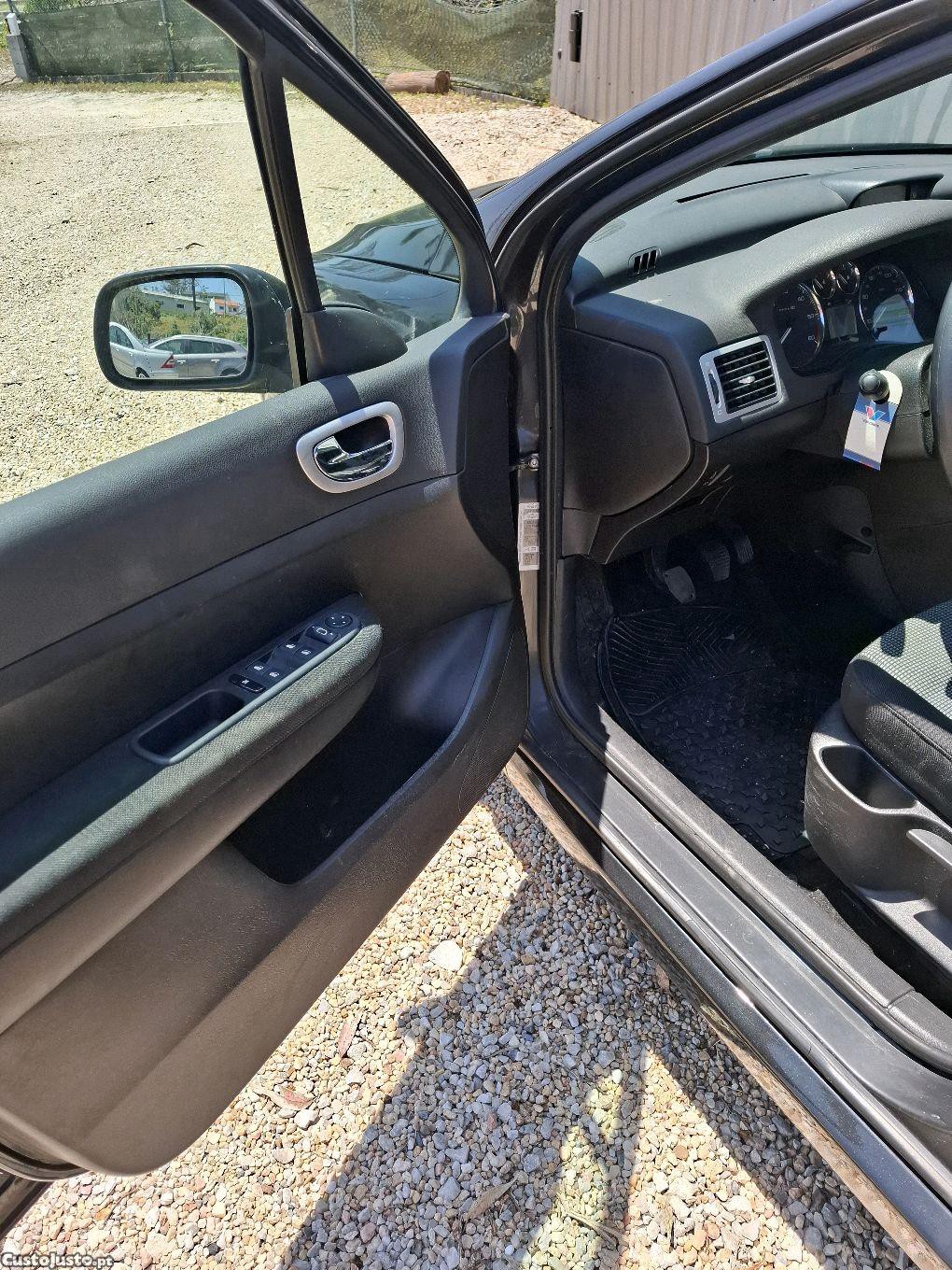 Peugeot 307 1.6 hdi — fotografia 2