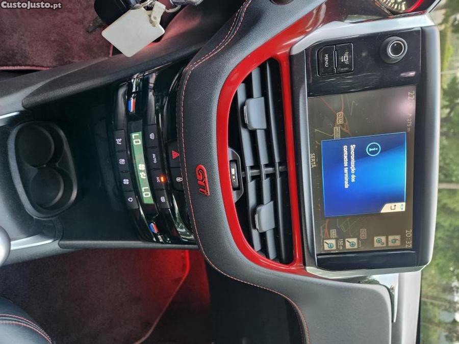 Peugeot 208 GTI 200 THP — fotografia 9