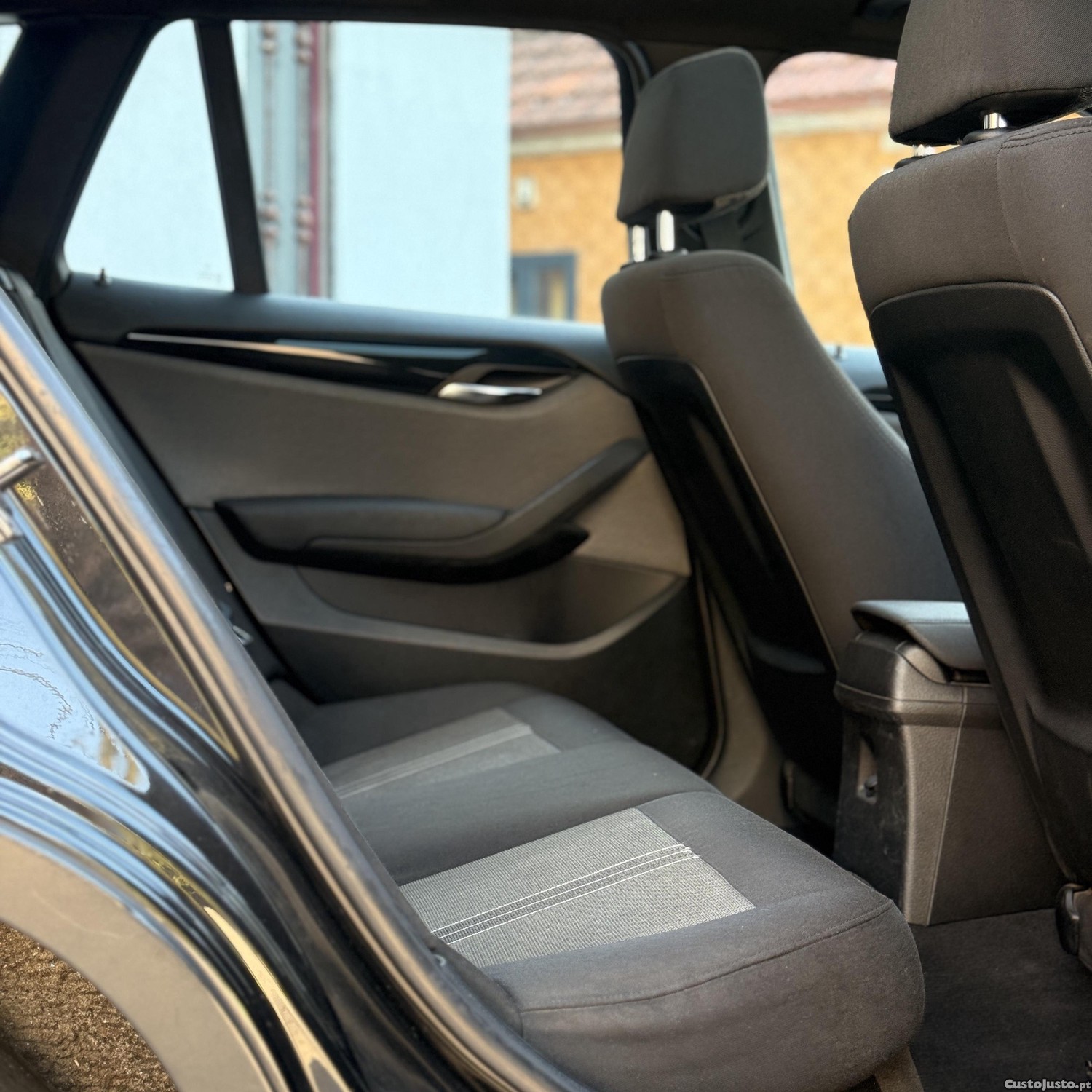BMW X1 18d SDrive — fotografia 4