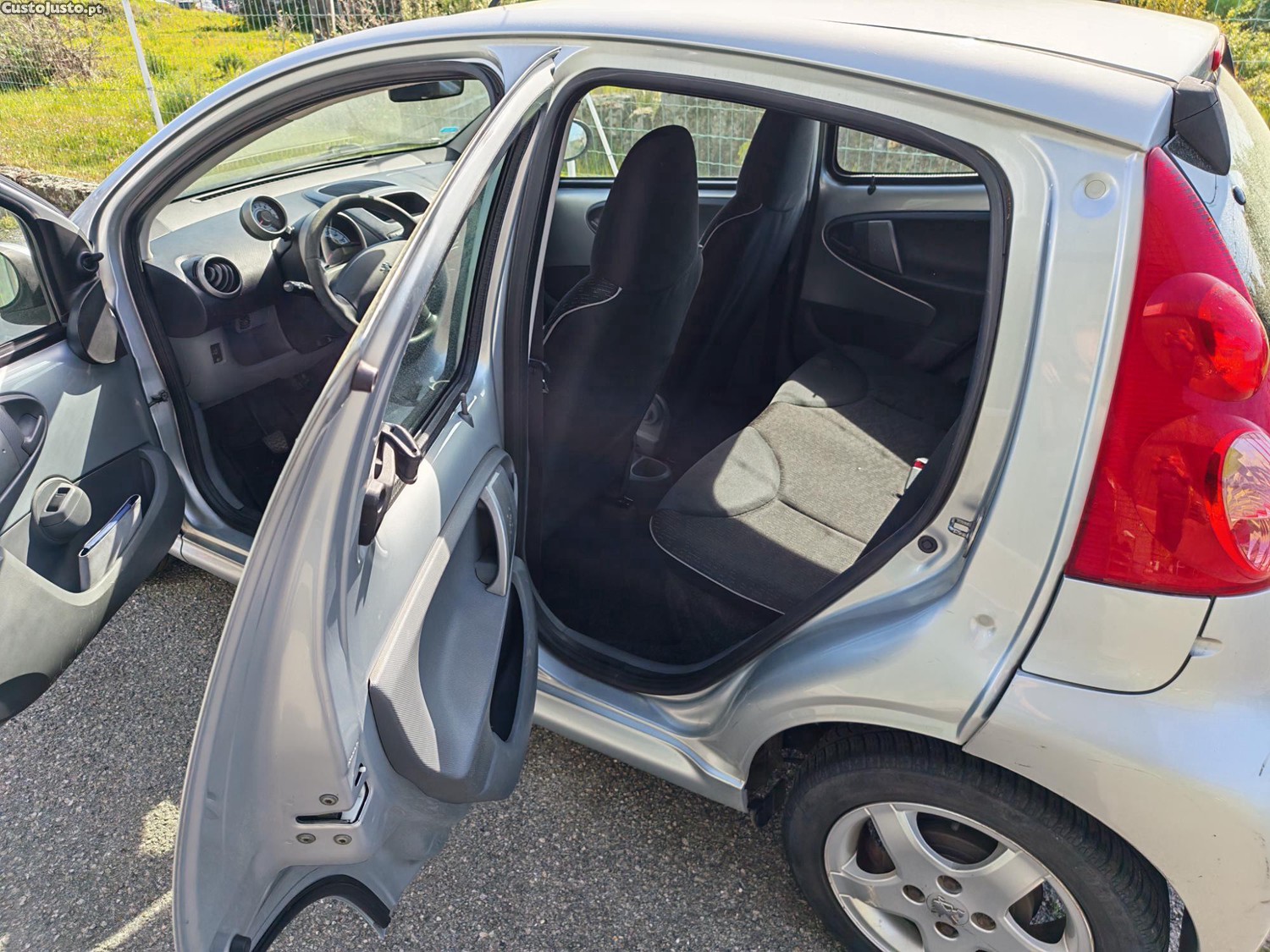 Peugeot 107 1.0 — fotografia 5