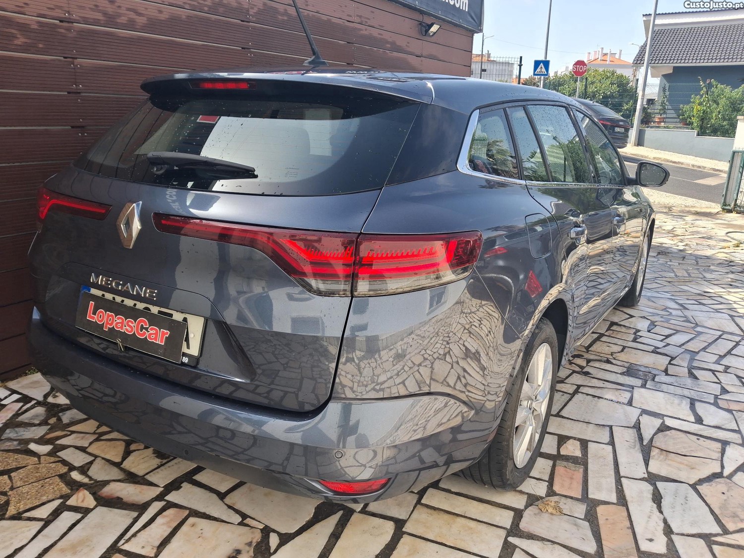 Renault Mégane Sport Tourer 1.5Equilibre Blue dci 115cv NACIONAL IVA Dedutível — fotografia 10