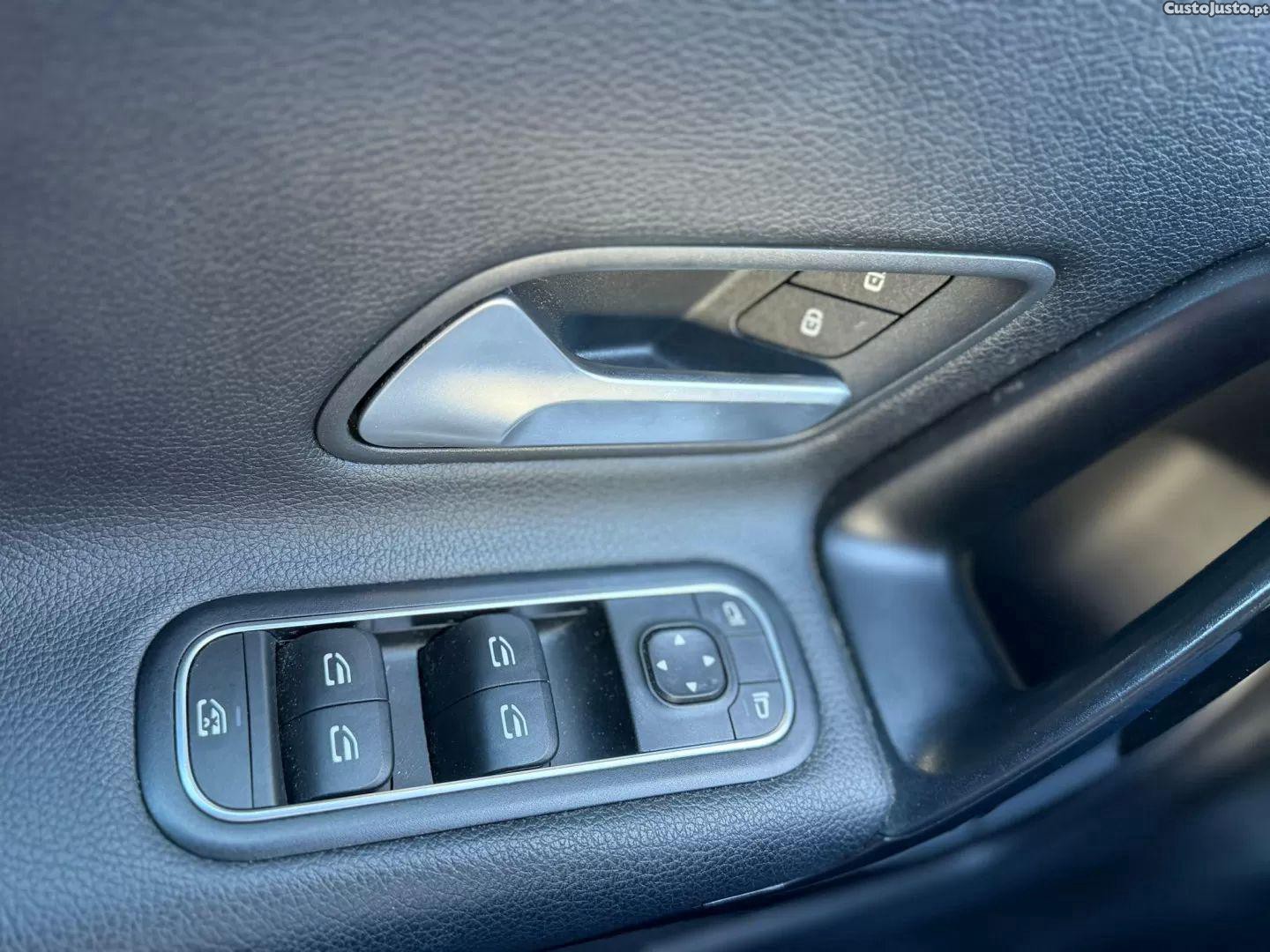 Mercedes-Benz A 180 D business solutions aut. — fotografia 15
