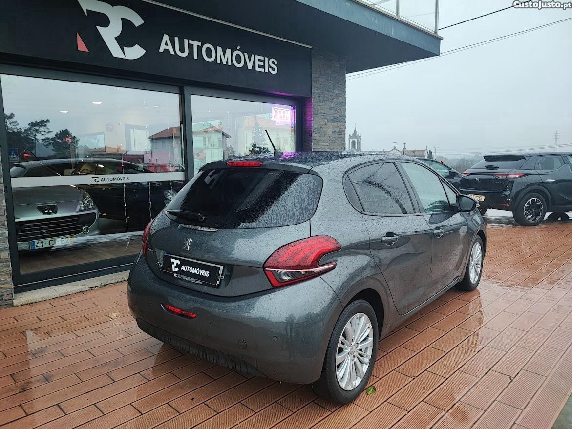 Peugeot 208 Style 1.6 HDI — fotografia 9
