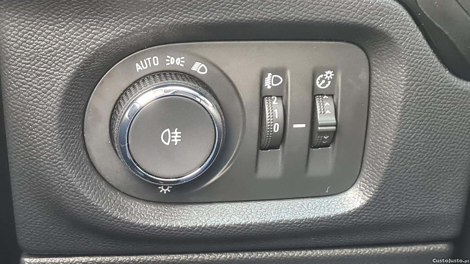 Opel Corsa 1.5 D Business Edition — fotografia 20