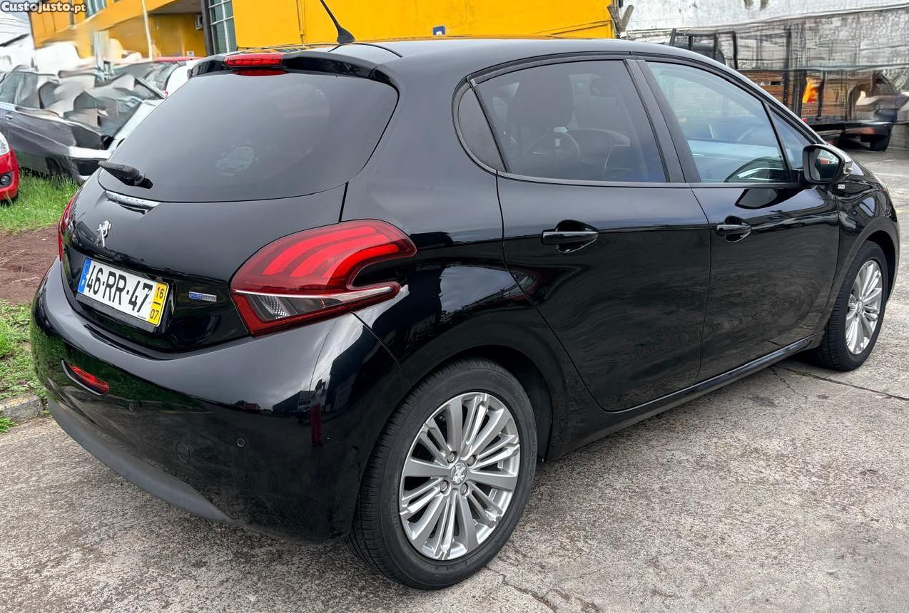 Peugeot 208 1.2 VTI 82 — fotografia 6