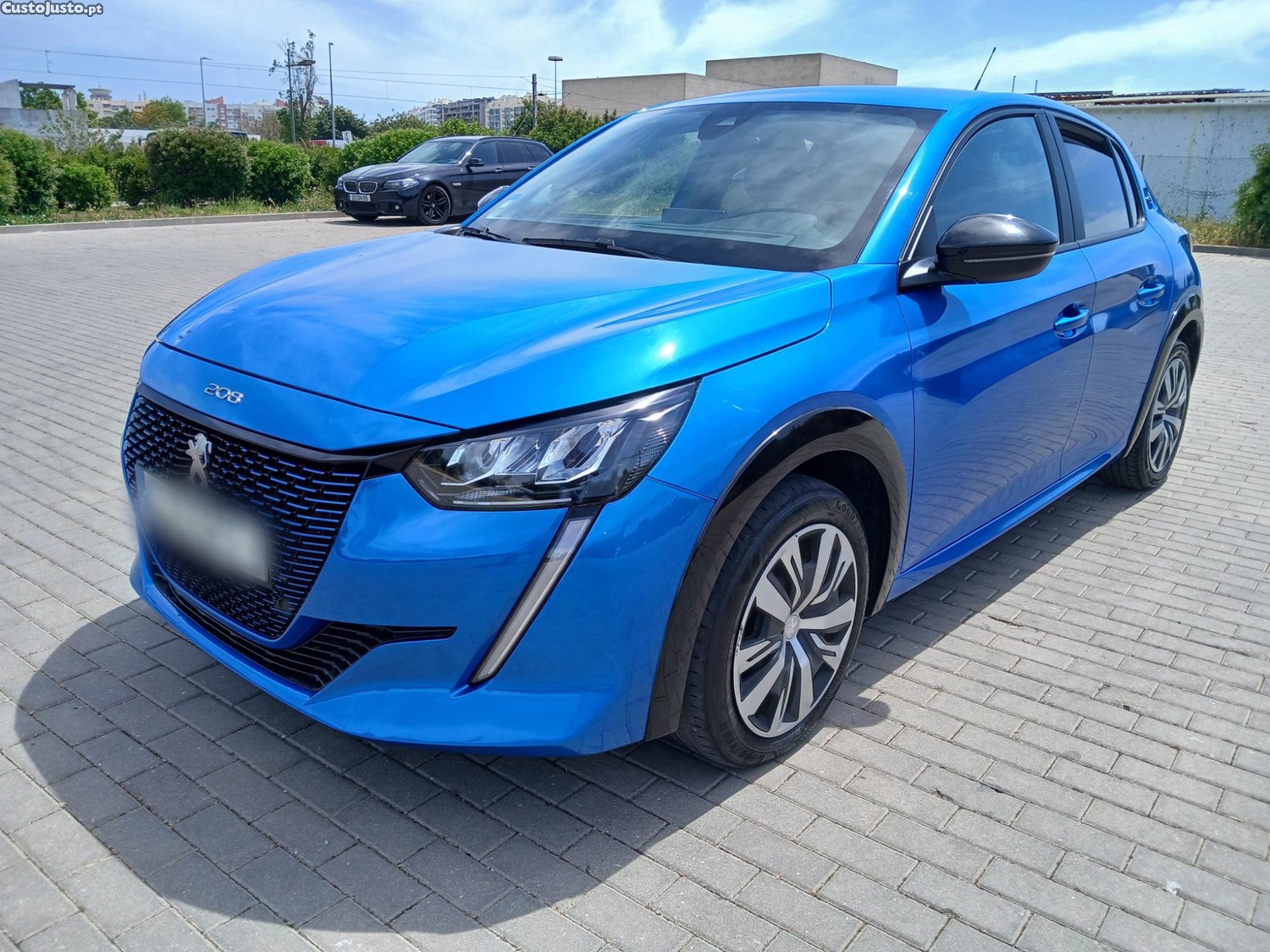 Peugeot e-208 50 kWh Allure Pack — fotografia 8