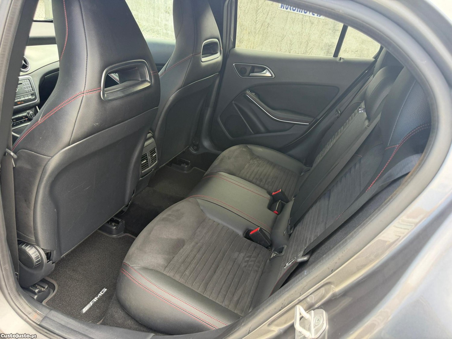 Mercedes-Benz GLA 200 d AMG Line Aut. — fotografia 2
