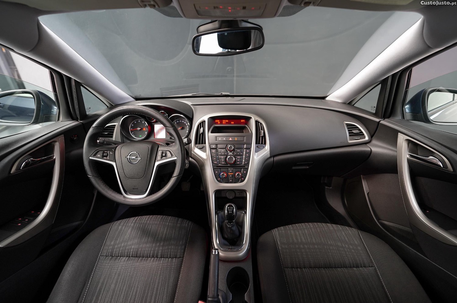 Opel Astra 1.4 Cosmo S/S — fotografia 12
