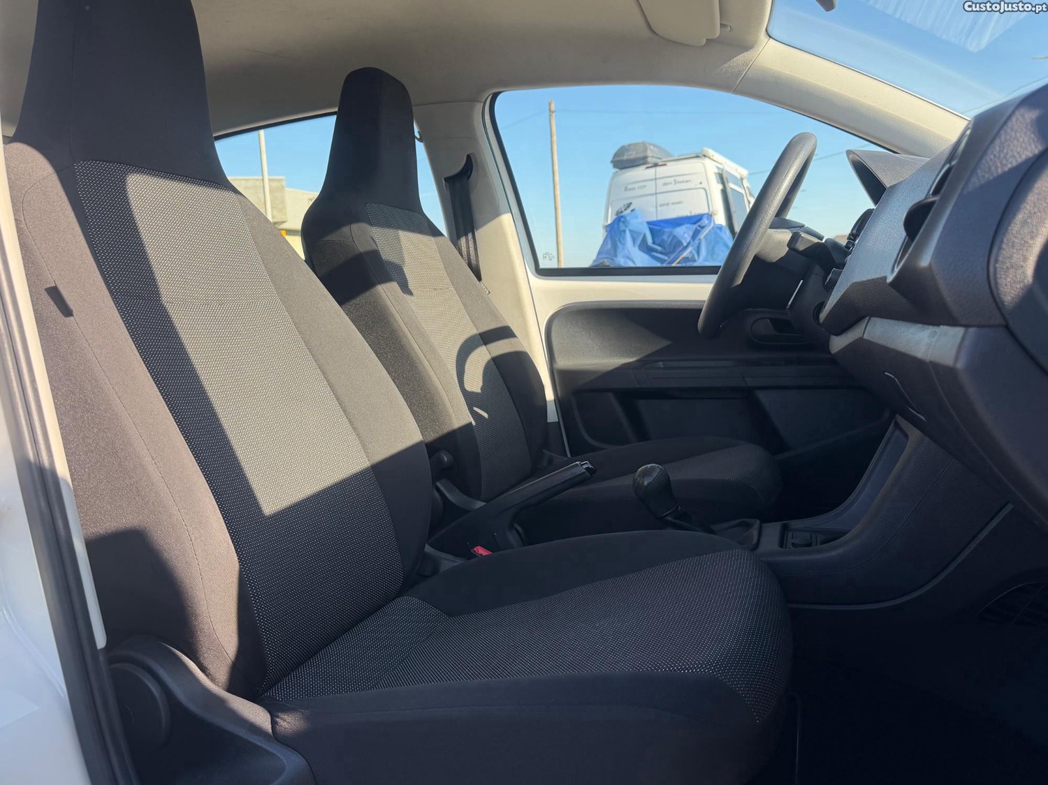 Volkswagen Up! 1.0 BlueMotion Move AC 60cv — fotografia 2