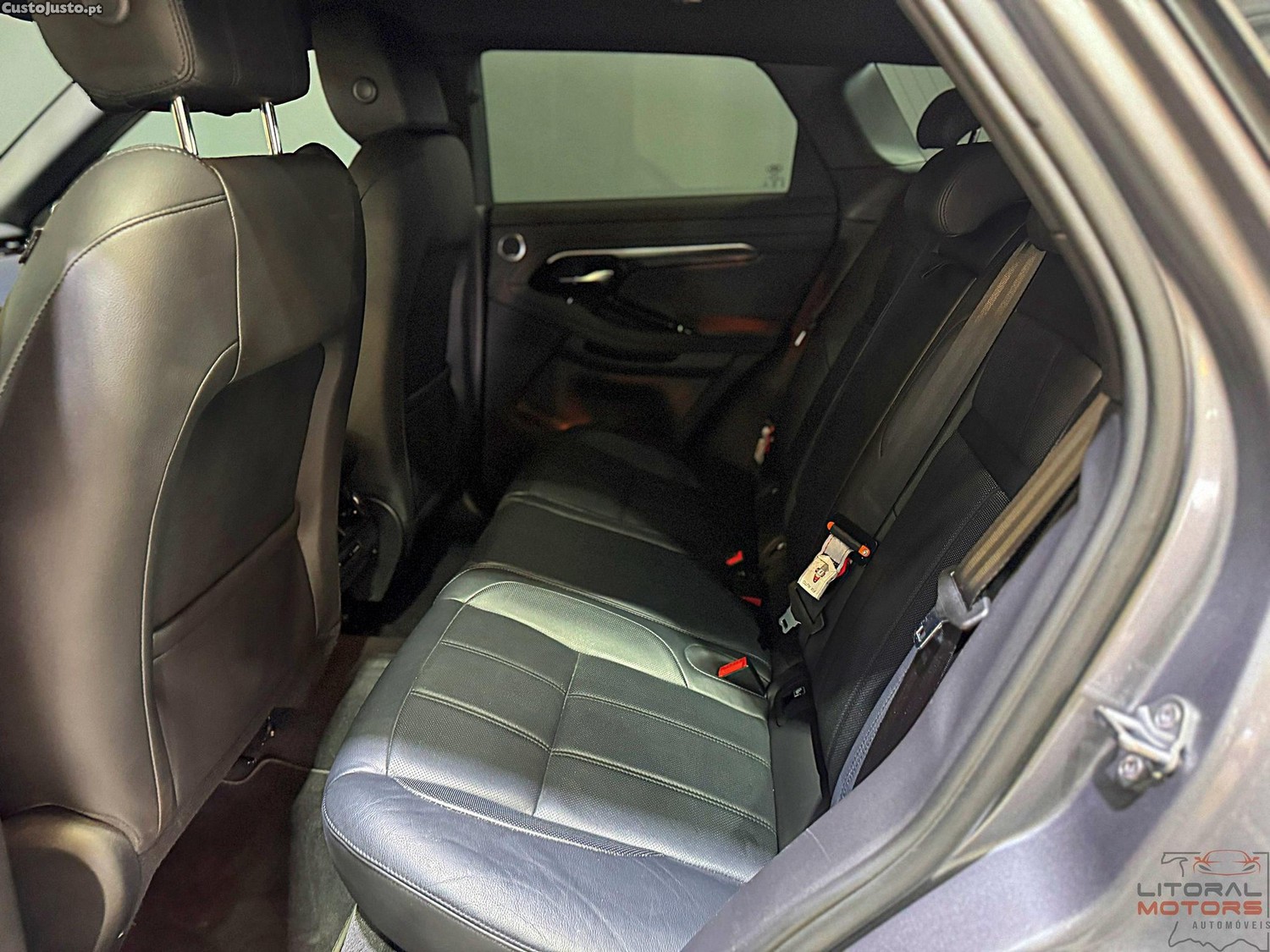 Land Rover Evoque P300e R-Dynamic S — fotografia 10