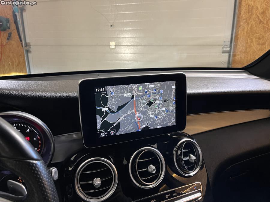 Mercedes-Benz GLC 220 AMG Line 4Matic — fotografia 10