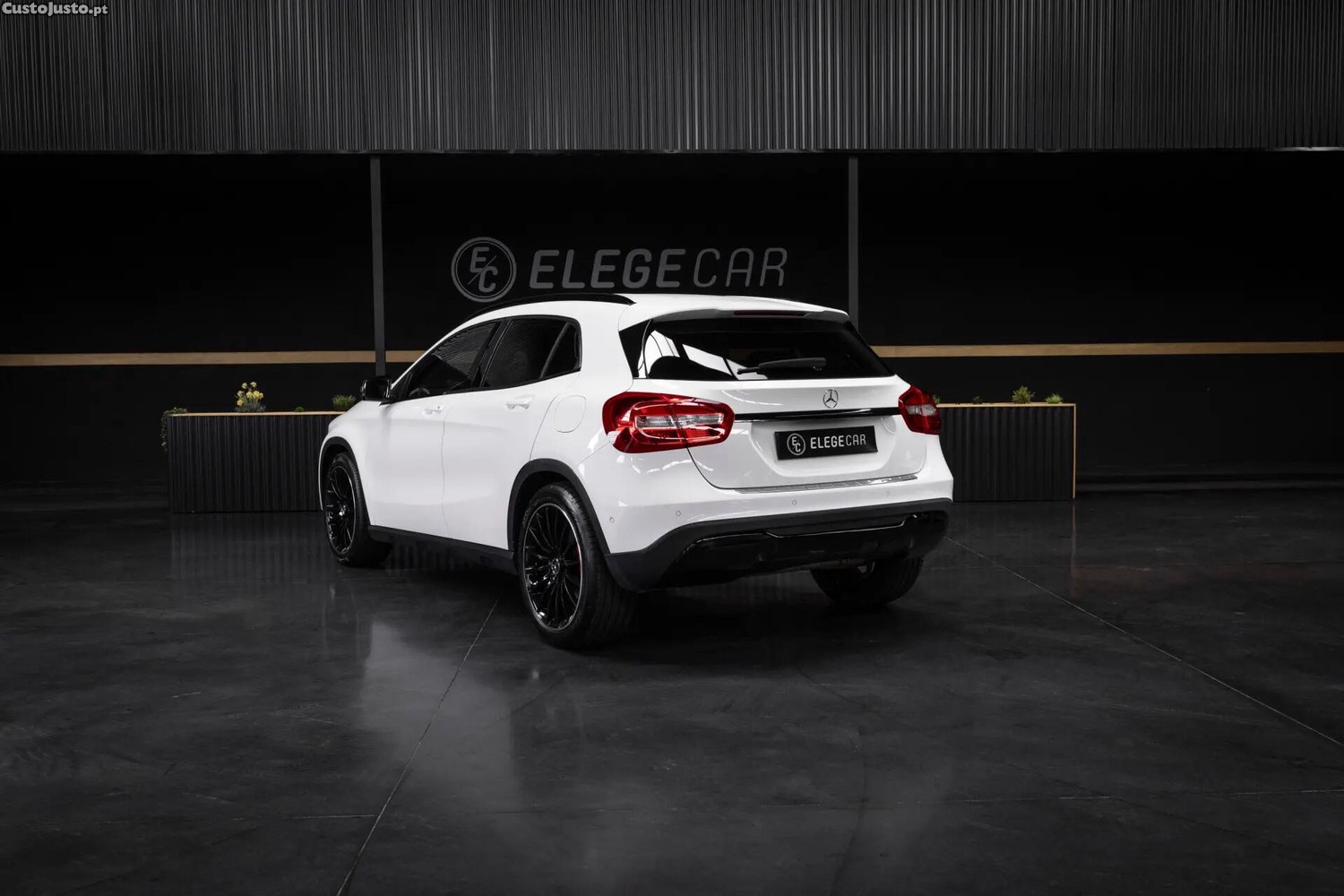 Mercedes-Benz GLA 180 Style Aut. — fotografia 8