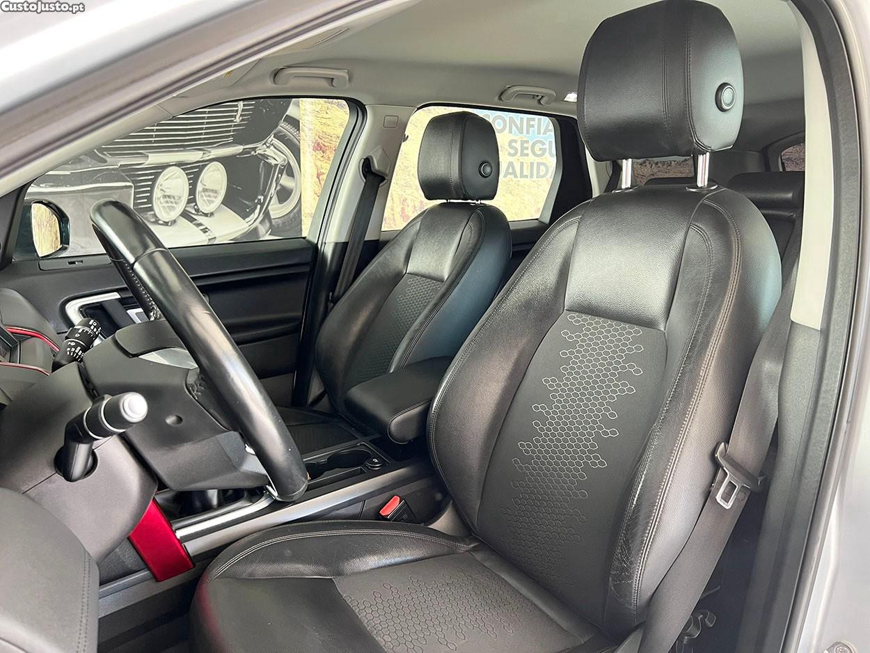 Land Rover Discovery Sport 2.0 eD4 HSE — fotografia 15