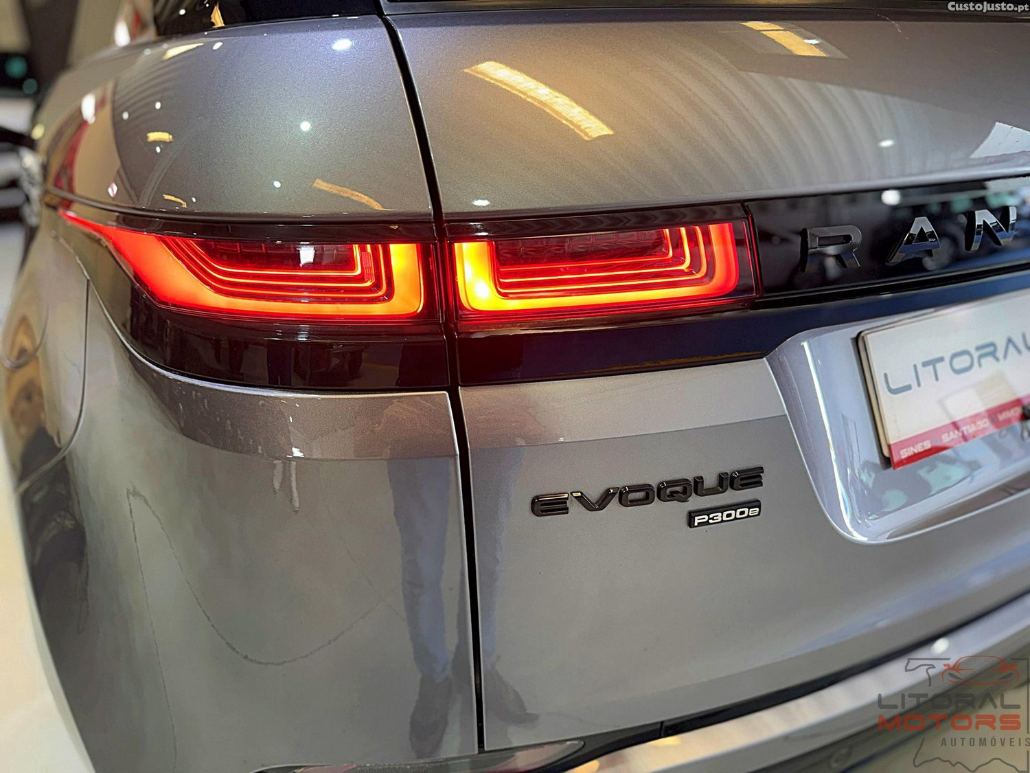 Land Rover Evoque P300e R-Dynamic S — fotografia 18