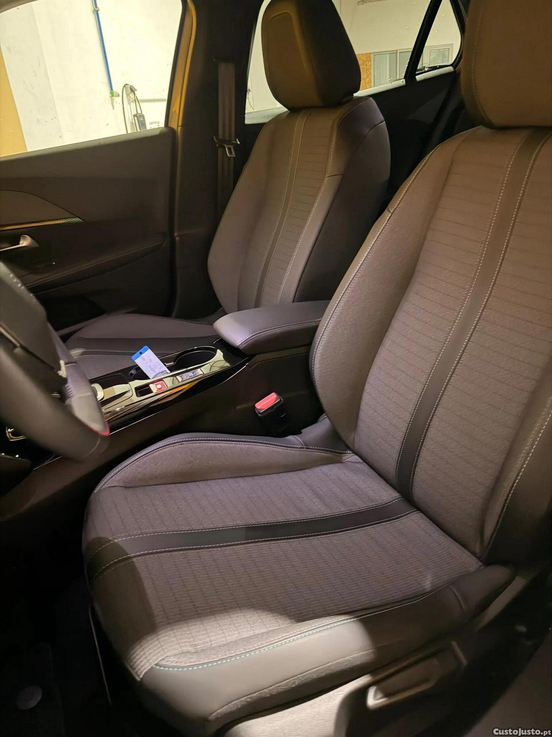 Peugeot e-2008 50 kWh Allure — fotografia 5