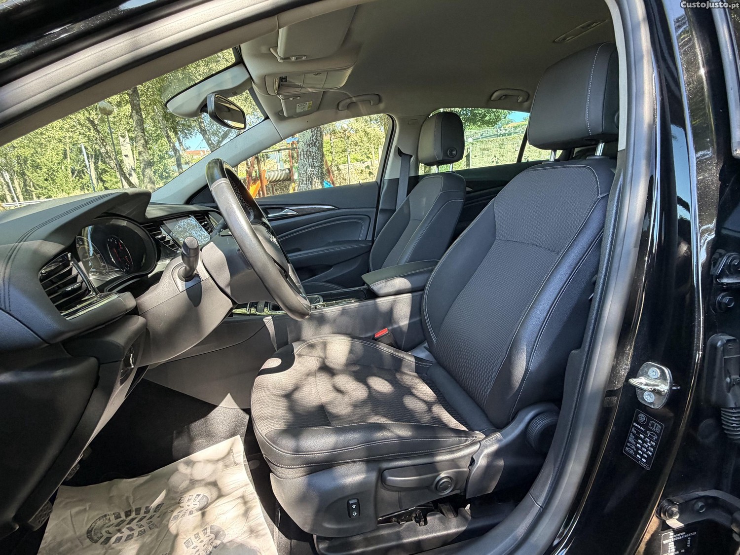 Opel Insignia 2.0 Turbo D — fotografia 3