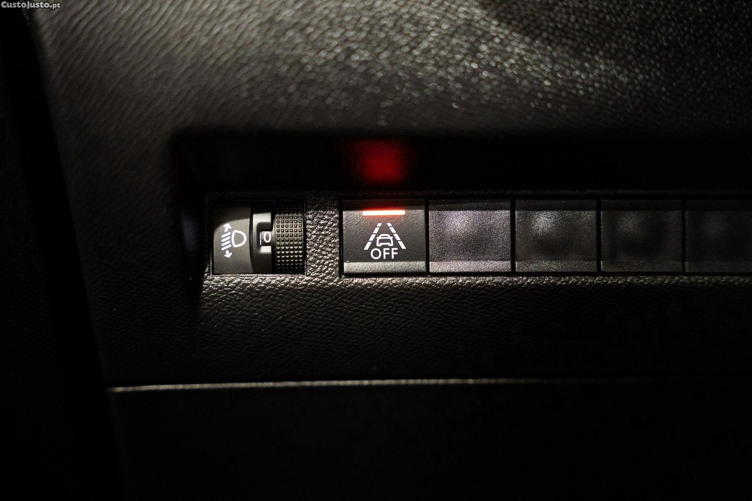 Peugeot 2008 1.2 PureTech Active Pack — fotografia 14