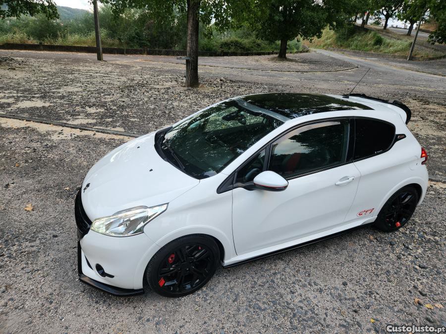 Peugeot 208 GTI 200 THP — fotografia 13